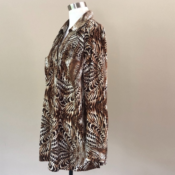 Maggie Barnes Plus Size 1X animal Print  Blouse - Picture 3 of 7